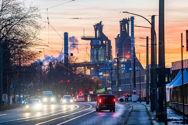 Duisburg-Bruckhausen steel site, ThyssenKrupp Steel, blast furnaces 8 and 9, on Kaiser-Wilhelm-Straße, sunset, North Rhine-Westphalia, Germany, Europe
