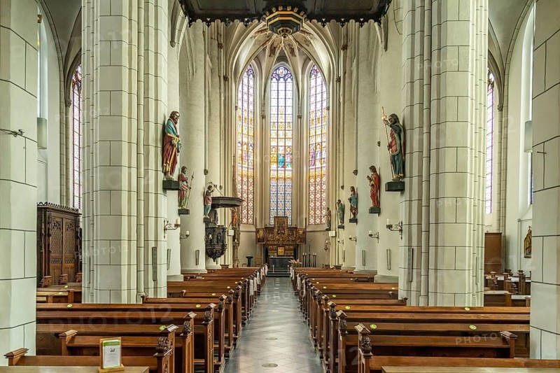 Interior of the Catholic parish church of St Peter and Paul in Straelen, North Rhine-Westphalia, Germany, Europe