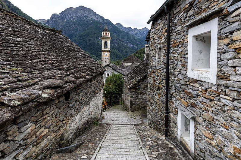 Typical Ticino stone houses and church in the village of Sonogno, Verzasca Valley, Valle Verzasca, Canton Ticino, Switzerland, Europe