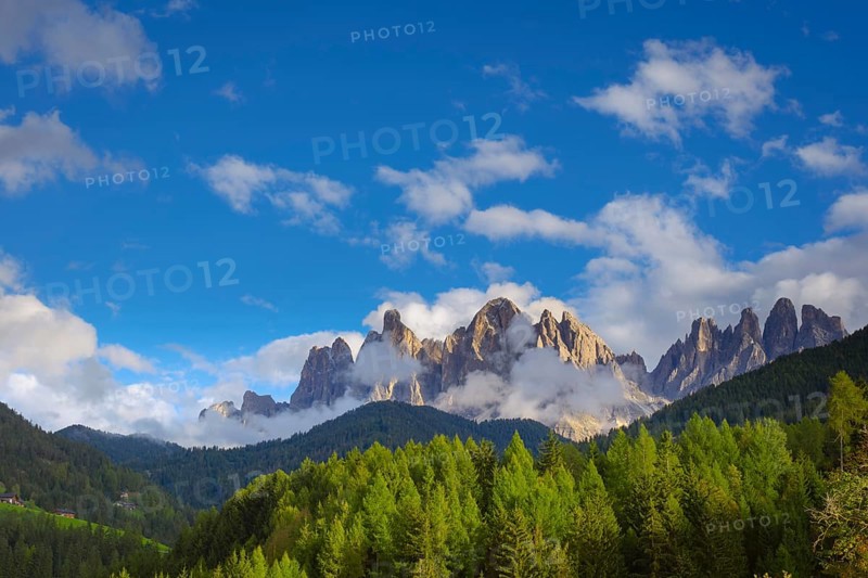 View of the partly cloudy Geisler group, Dolomites, Geisler group, Peitlerkofel group, St. Magdalena, Villnöß, Funes, Villnößtal, South Tyrol, Italy, Europe