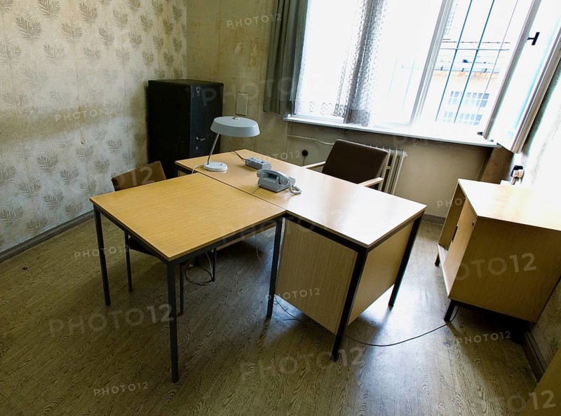 Berlin, 12.09.2008, View into an interrogation room of the former central prison of the Ministry for State Security, MfS in Berlin Hohenschönhausen, Berlin, Germany, Europe