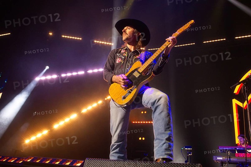 Jess Carson (guitar, vocals), MIDLAND, Uber Eats Music Hall, C2c-Festival, Berlin, 08.03.2025