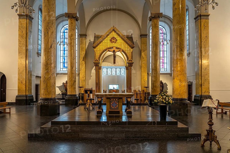 Interior of the Catholic Church of St Dionysius, Krefeld, North Rhine-Westphalia, Germany, Europe