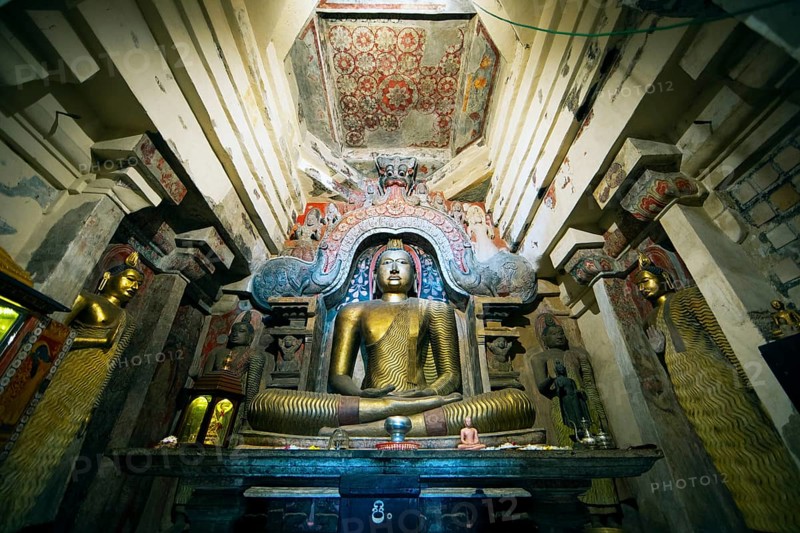 Seated Buddha in the Gadaladeniya Temple, Pilimathalawa, Kandy, Central Province, Sri Lanka, Asia
