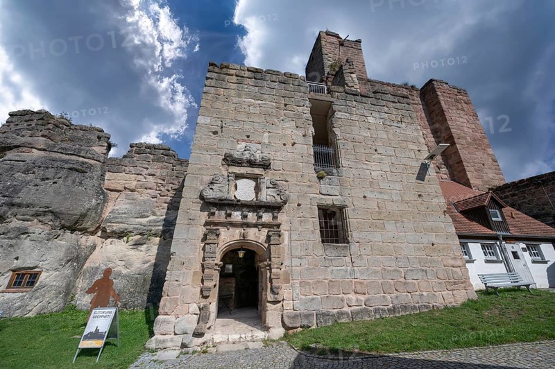 Hilpoltstein castle ruins, built around 1220 to 1230, Maria-Dorothea-Straße 5, 7, Hiltpoltstein, Middle Franconia, Bavaria, Germany, Europe