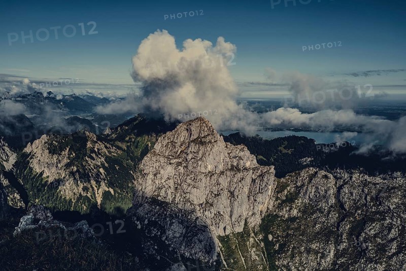 Sunrise hike on the Hochplatte near Halblech in the Ammergau Alps, Ammergebirge in the Allgäu, Bavaria, Germany, Europe