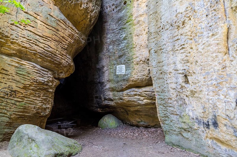 Rocky landscape at the Diebskeller or Götzinger Cave at the Kleiner Bärenstein, Thürmsdorf, Struppen, Saxon Switzerland, Saxony, Germany, Europe