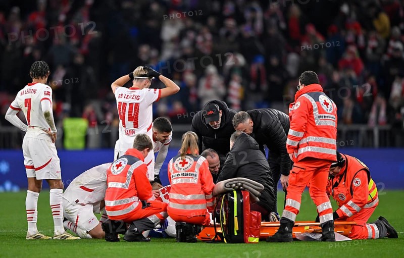 Benjamin Henrichs RasenBallsport Leipzig RBL (39) injured Injury Torn Achilles tendon Carer, medic, Kevin Kampl RasenBallsport Leipzig RBL (44) Antonio Nusa RasenBallsport RB Leipzig RBL (07) Coach Coach Marco Rose RasenBallsport Leipzig RBL Allianz Arena, Munich, Bavaria, Germany, Europe