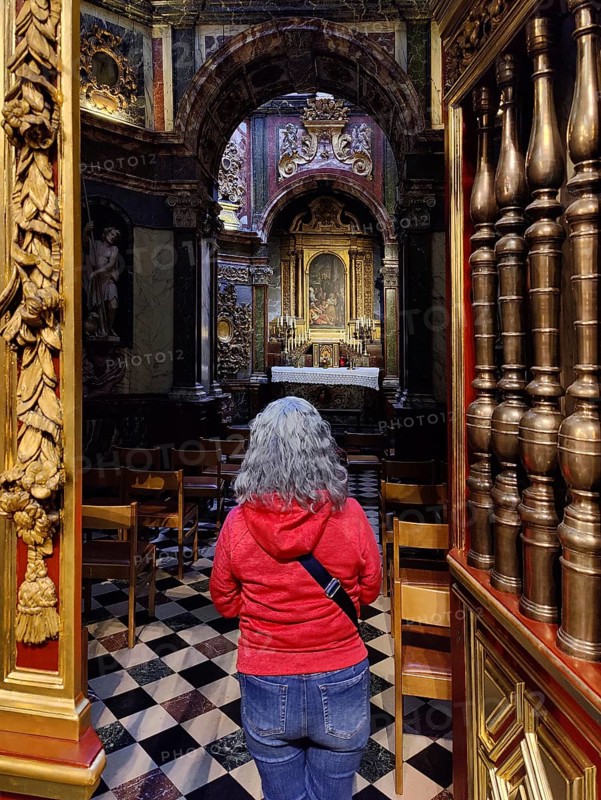 Interior photograph Église Notre-Dame des Victoires au Sablon, Church of Our Lady of Victories at the Sablon, Brussels, Belgium, Europe