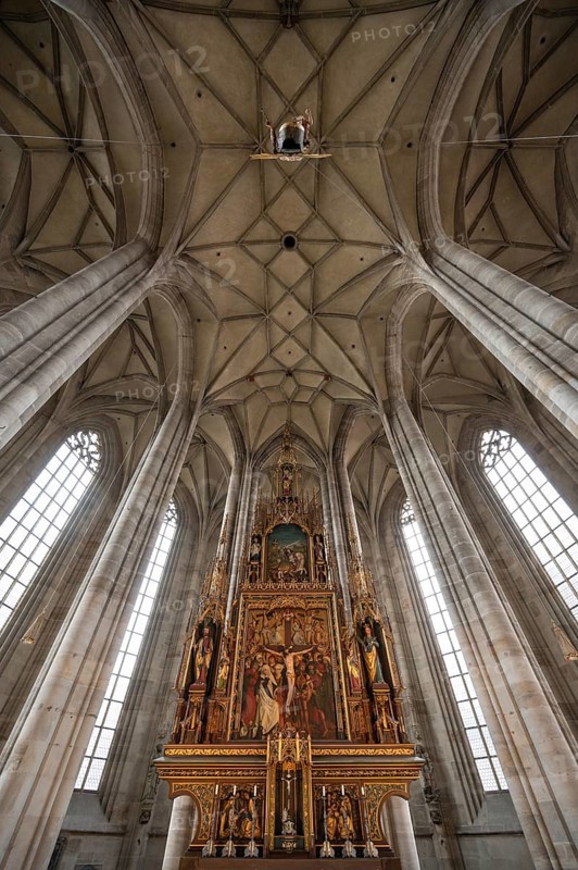High altar, completed in 1642, replaced by neo-Gothic carvings in 1856, late Gothic hall church of St George, Dinkelsbühl, Bavaria, Germany, Europe