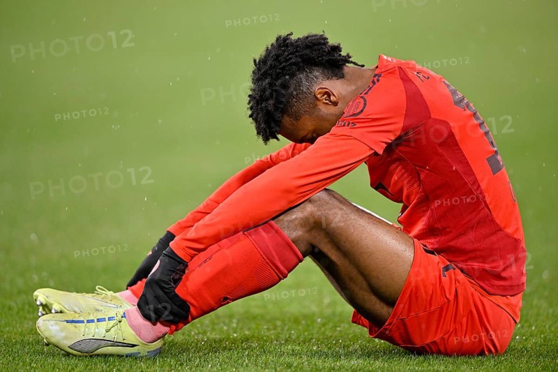 Kingsley Coman FC Bayern Munich FCB (11) injured Injury on the ground disappointed Allianz Arena, Munich, Bayern, Germany, Europe