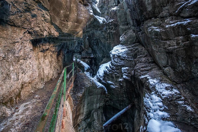 Winter, snowy landscape, hiking trail through the Breitachklamm gorge near Oberstdorf, Oberallgäu, Allgäu, Bavaria, Germany, Europe