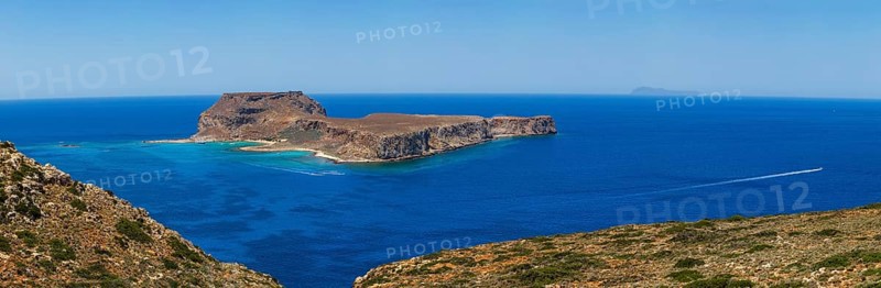 View from the Gramvousa peninsula to the island of Imeri Gramvousa, Kolimbari, West Crete, Crete, Greece, Europe
