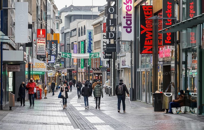 Cologne, North Rhine-Westphalia, Germany - Cologne city centre in times of the corona crisis during the second lockdown, the shops are closed, only a few passers-by stroll along Hohe Straße on Friday afternoon