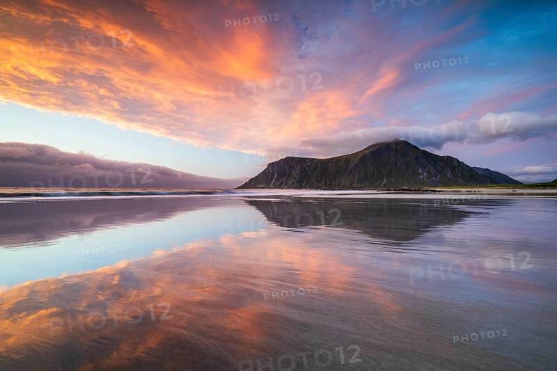 Sunset on the beach at Skagsanden, Flakstad, Lofoten, Norway, Europe