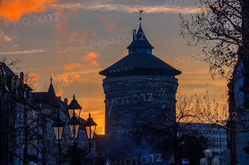 Spittlertorturm in the evening light, medieval gate tower from 1557, Nuremberg, Middle Franconia, Bavaria, Germany, Europe