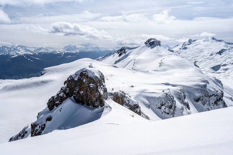 Mountain landscape with snow, summit Rohrbachstein and Wildhorn, view from the summit Wisshore, Bernese Alps, Switzerland, Europe