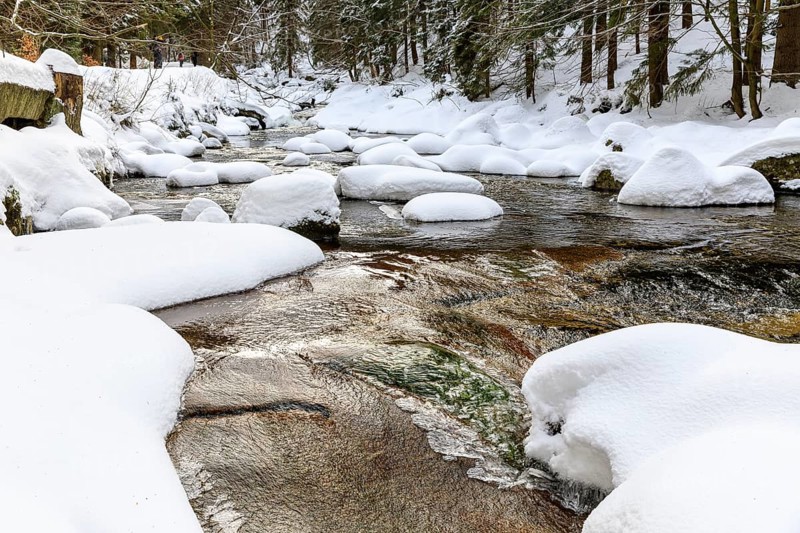 River Mummel in the snow, above Harrachsdorf in the Giant Mountains, Czech Republic, Europe