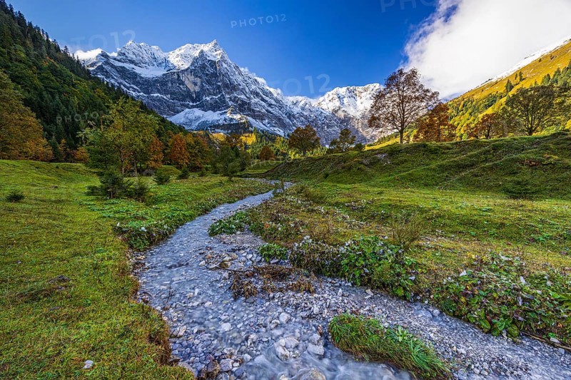 Stream, mountain landscape, maple trees, snowy mountains, sunny, autumn, Großer Ahornboden, Spritzkarspitze, Karwendel Mountains, Tyrol, Austria, Europe