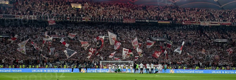 VfB Stuttgart players being celebrated by fans, Cannstatter Kurve, fan curve, flags, atmospheric, MHPArena, MHP Arena Stuttgart, Baden-Württemberg, Germany, Europe