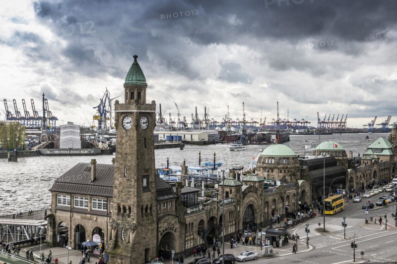 St. Pauli Landungsbrücken with tide gauge tower and Elbe, behind Hamburg harbour, Hamburg, Germany, Europe
