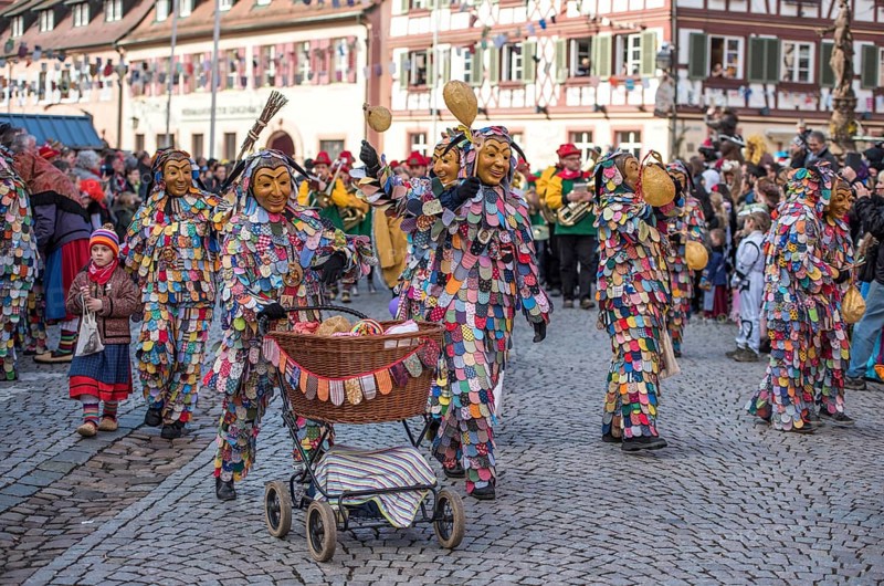 Spättlehansel on the carnival procession, Big Fasendumzug, Alemannic Fasnacht, Gengenbach, Ortenaukreis, Baden-Württemberg, Germany, Europe