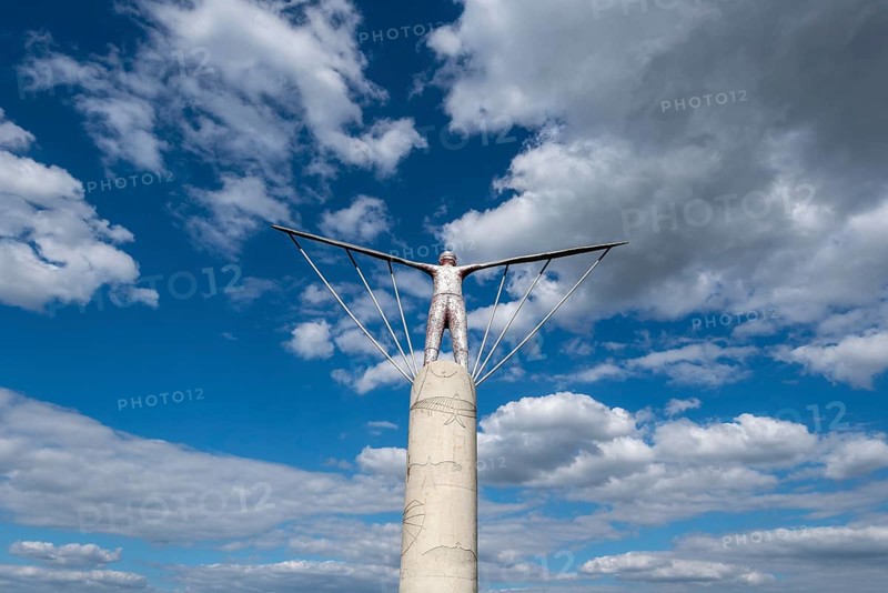 Sculpture Windharp at the jumping-off point of Otto Lilienthal's flight experiments on the Gollenberg, Stölln, Havelland, Brandenburg, Germany, Europe