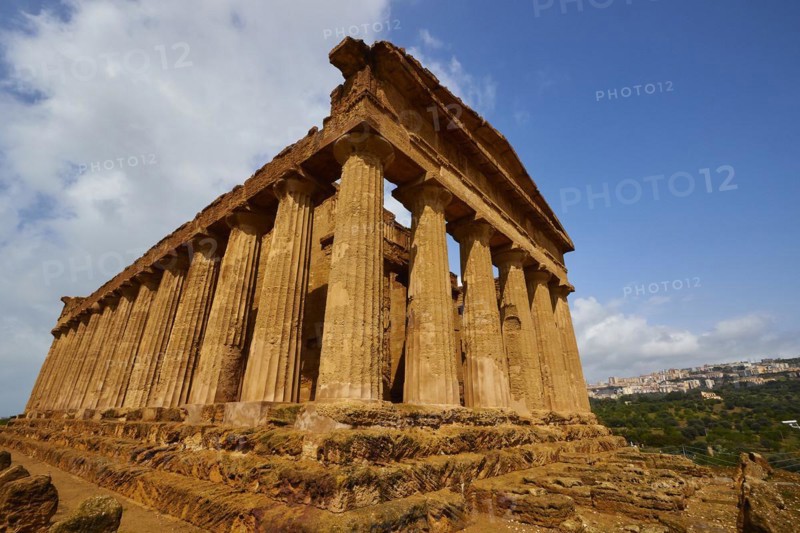 Super wide angle shot, evening light, Concordia Temple, Valley of the Temples, valle dei templi, Agrigento, Sicily, Italy, Europe