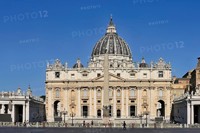 Cathedral, St Peter, St Peter's Basilica, Vatican palaces, St Peter's Square, Vatican, Rome, Lazio, Italy, Europe
