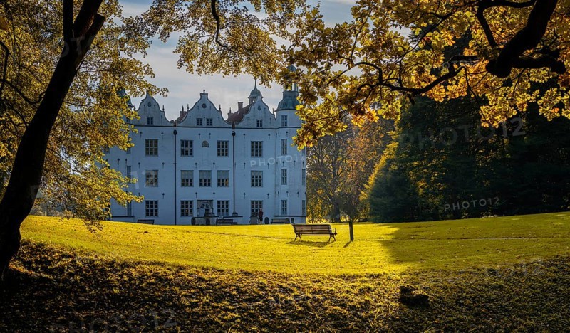 Autumn time, Ahrensburg Castle, Ahrensburg, Schleswig-Holstein, Germany, Europe