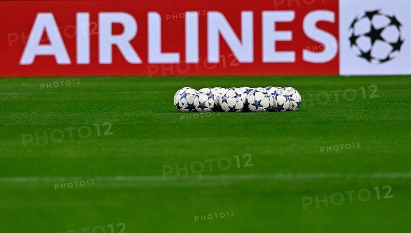 CL, Champions League evening, Allianz Arena, perimeter advertising Turkish Airlines, Adidas CL match ball, Munich, Bayern, Germany, Europe