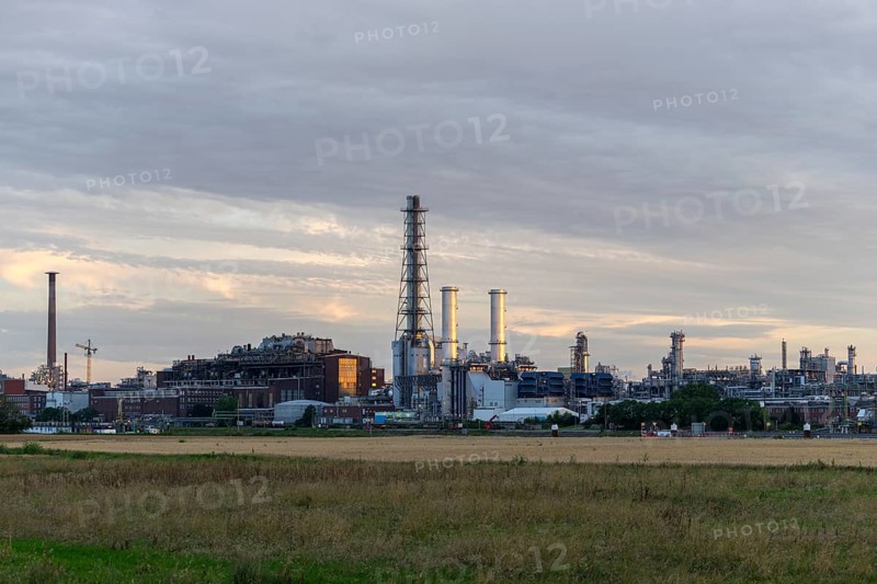 BASF, Lugwigshafen am Rhein, industrial area, dusk, fields, Mannheim, Baden-Württemberg, Germany, Europe