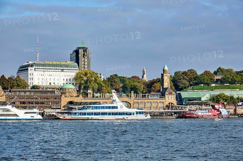 St. Pauli Landing Bridges on the River Elbe, with the Bismarck Monument in the background, Hamburg, Land Hamburg, Germany, Europe