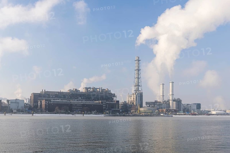 BASF plant site on the banks of the Rhine, chemical company, foggy mood, Ludwigshafen, Rhineland-Palatinate, Germany, Europe