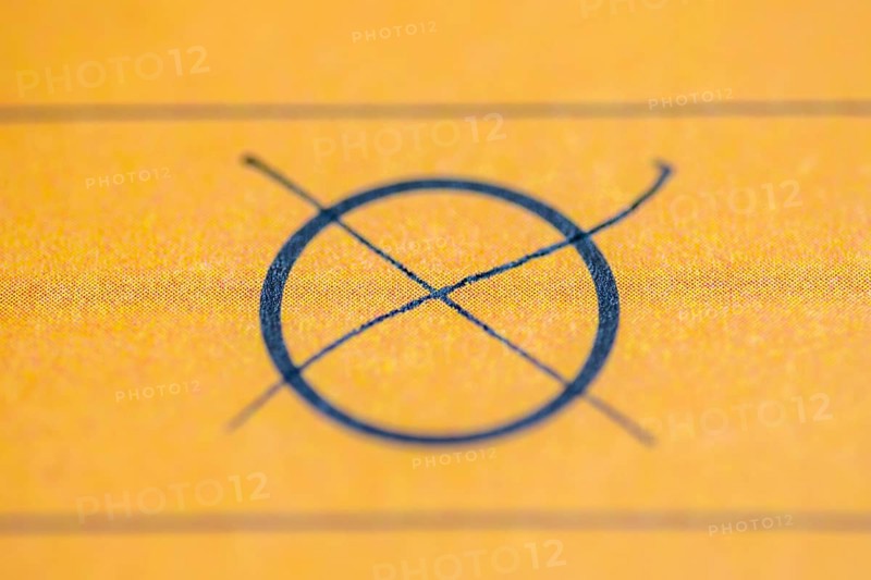 Ballot paper, ballot paper, ballot cross, circle, cross, ticked