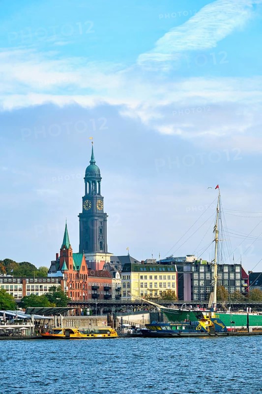 Hamburg museum ship Rickmer Rickmers at the Landungsbrücken, behind the Michel, Hamburg, Land Hamburg, Germany, Europe