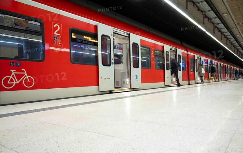 Travellers boarding S-Bahn, train, class 420 in traffic red, platform, stop, Feuersee station, public transport, Stuttgart, Baden-Württemberg, Germany, Europe