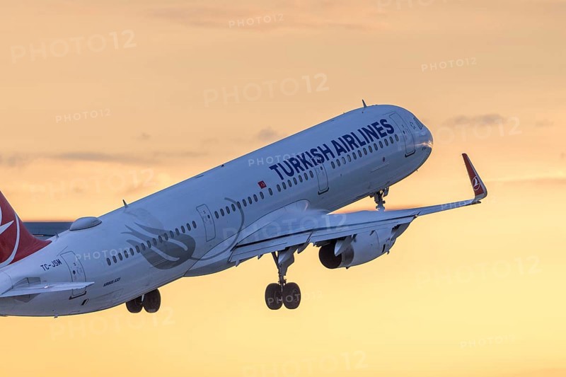 Passenger aircraft in front of a cloudy morning sky, sunrise, TURKISH AIRLINE, Baden-Württemberg, Germany, Europe