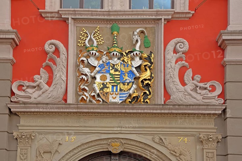 City coat of arms with decorations and year 1574, Renaissance, red, historic, historical, princely, Thuringian, lattice helmets, alliance coat of arms, Old Town Hall, main market, Gotha, Thuringia, Germany, Europe