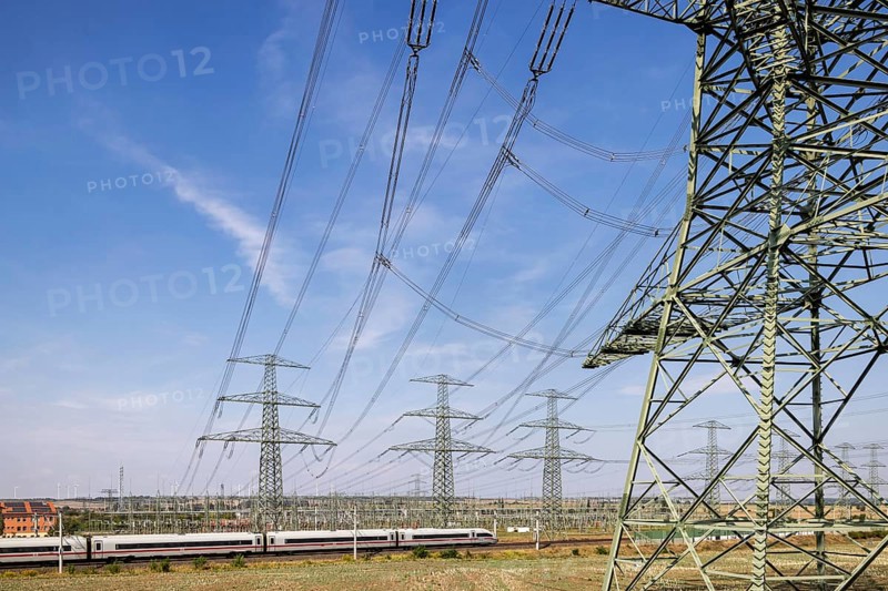 ICE of Deutsche Bahn AG, Erfurt-West substation. Erfurt, Thuringia, Germany, Europe