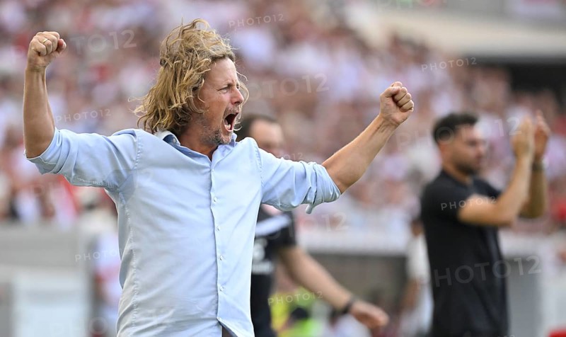Goal celebration Coach Bo Henriksen 1. FSV Mainz 05 MHPArena, MHP Arena Stuttgart, Baden-Württemberg, Germany, Europe