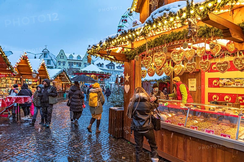 Christmas market on the cathedral square in Erfurt, Thuringia, Germany, Europe