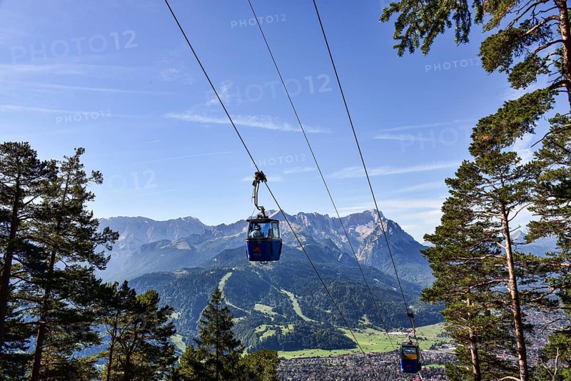 View from Wank (1780 m) of Garmisch-Partenkirchen and the massif of Zugspitze (2962 m), Bavaria, Germany, Europe