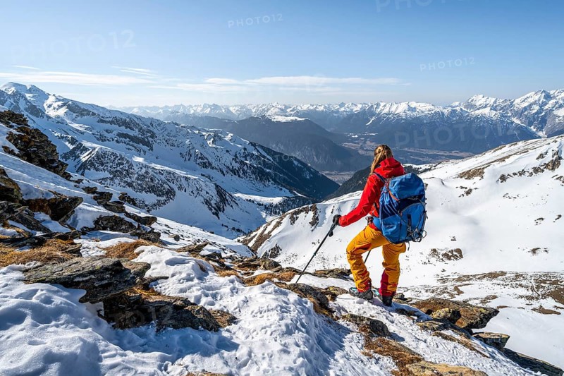 Ski tourers on the Mitterzeigerkogel, mountains in winter, Sellraintal, Kühtai, Tyrol, Austria, Europe