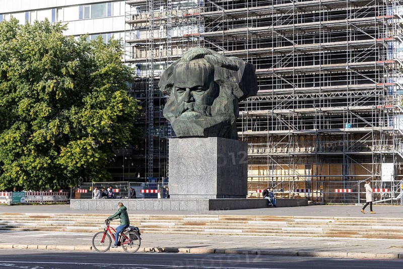 Karl Marx Monument, 40-tonne sculpture, best-known landmark of the city of Chemnitz, Saxony, Germany, Europe