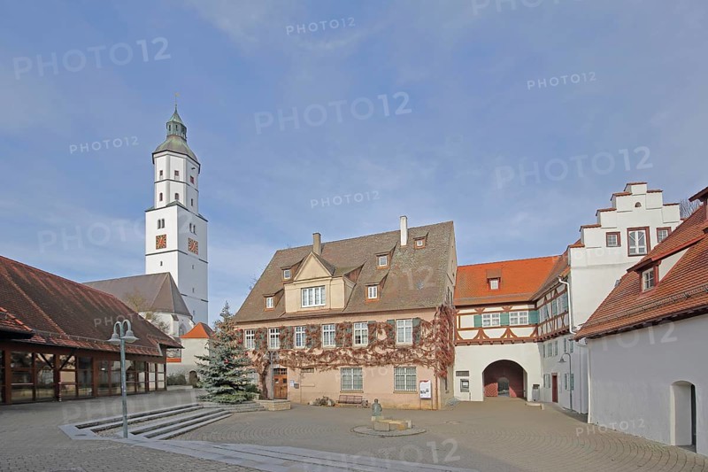 St Martin's Church built in the 15th century and landmark with town archives, town library with stepped gable and historic Pfleghof, Christmas tree, Langenau, Alb-Donau district, Swabian Alb, Baden-Württemberg, Germany, Europe
