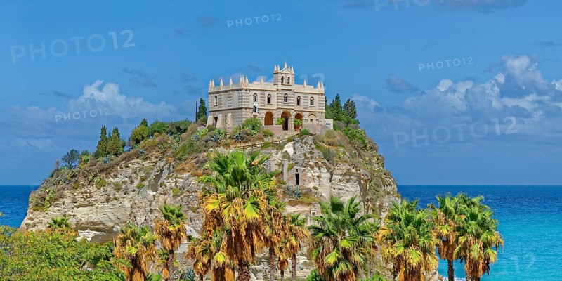 Medieval church Santuario di Santa Maria dell Isola di Tropea built on a rock of sandstone with turquoise sea, Tropea, Vibo Valentia, Calabria, Southern Italy, Italy, Europe