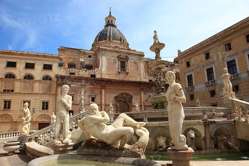 Old town of Palermo, Piazza Pretoria, figures of the Mannerist fountain Fontana Pretoria and in the background the Dominican Church of Santa Caterina and on the right part of the Town Hall, Sicily, Italy, Europe