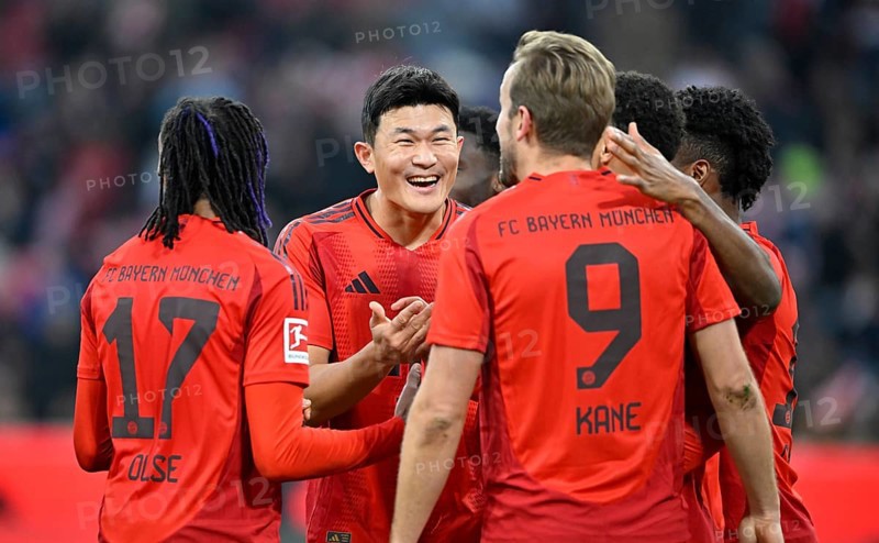 Goal celebration Harry Kane FC Bayern München FCB (09) Min-jae Kim FC Bayern München FCB (03) Michael Olise FC Bayern München FCB (17) Kingsley Coman FC Bayern München FCB (11) Allianz Arena, Munich, Bavaria, Germany, Europe