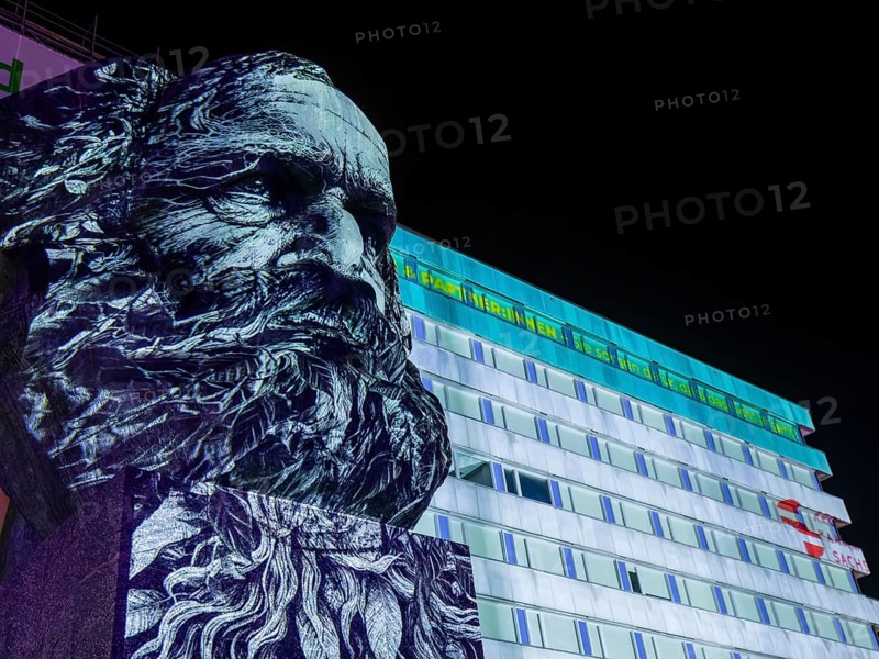 Vanessa Cardui Karl-Marx-Monument, Hands off!, The 2nd edition of Light our Vision under the motto LICHT.MACHT.PLATZ. is inspiring with an international line-up and a record number of applications from all over the world. The best light artists were selected from over 100 submissions to present their works at various locations in Chemnitz city centre. A total of 21 artists are taking part, creating fascinating experiences with unique installations, projections and interactive works of light art